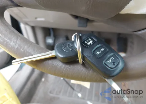 2003 Toyota Camry Xle z USA, uszkodzony, nr VIN 4T1BE32K43U781009